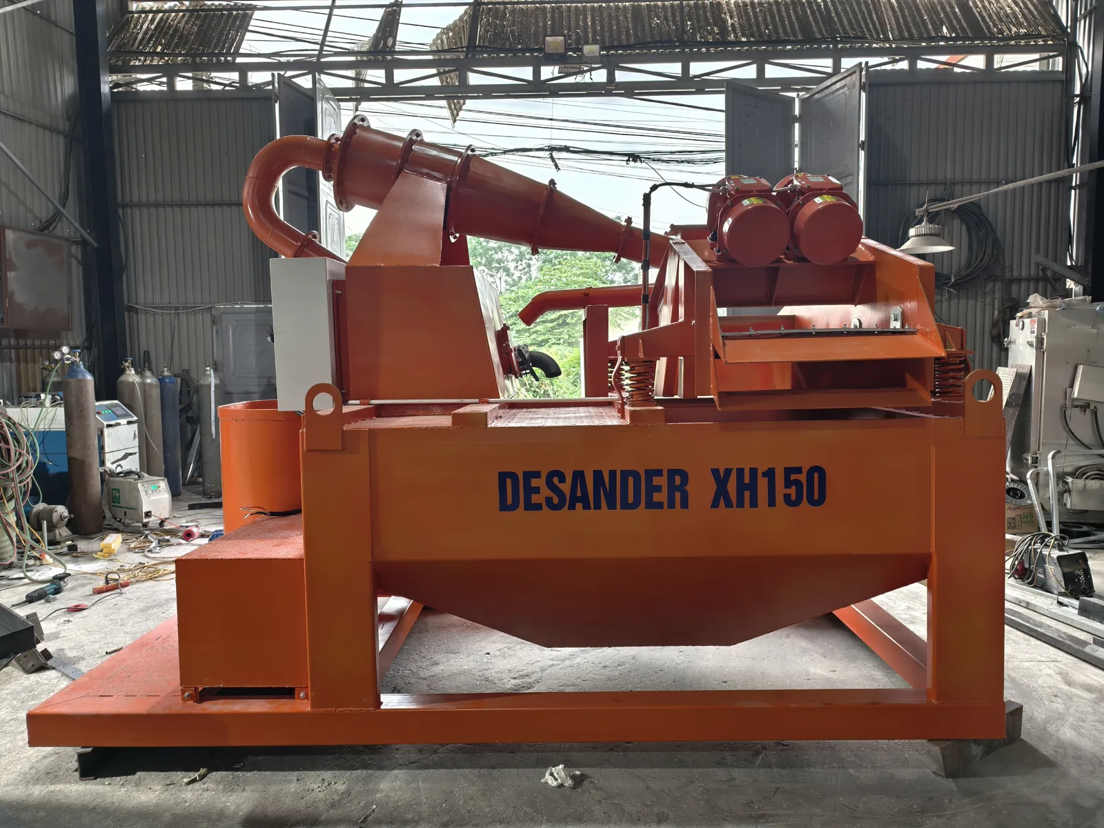 Bàn giao máy XH150 cho nhà thầu khoan cọc nhồi