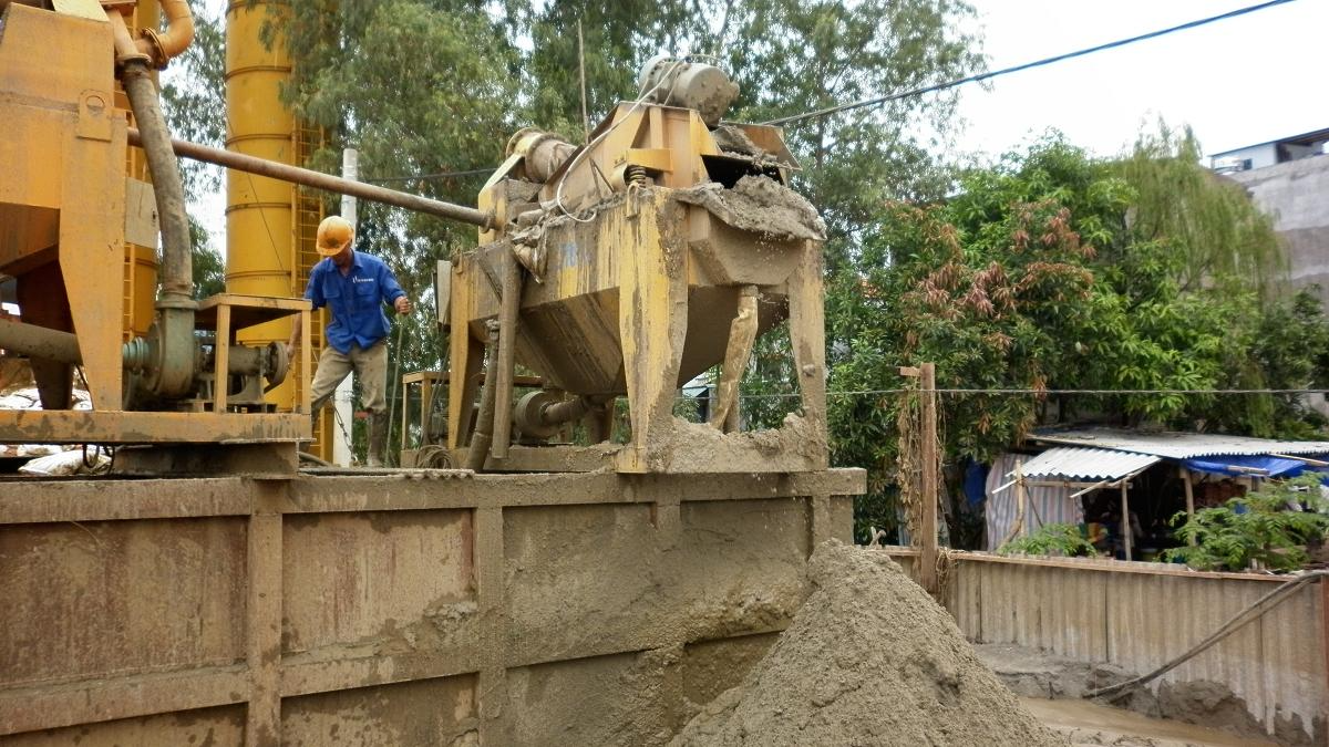 Máy tách cát Desander SD1000 vận hành tại công trình Tháp Hoa Kim Cương năm 2010